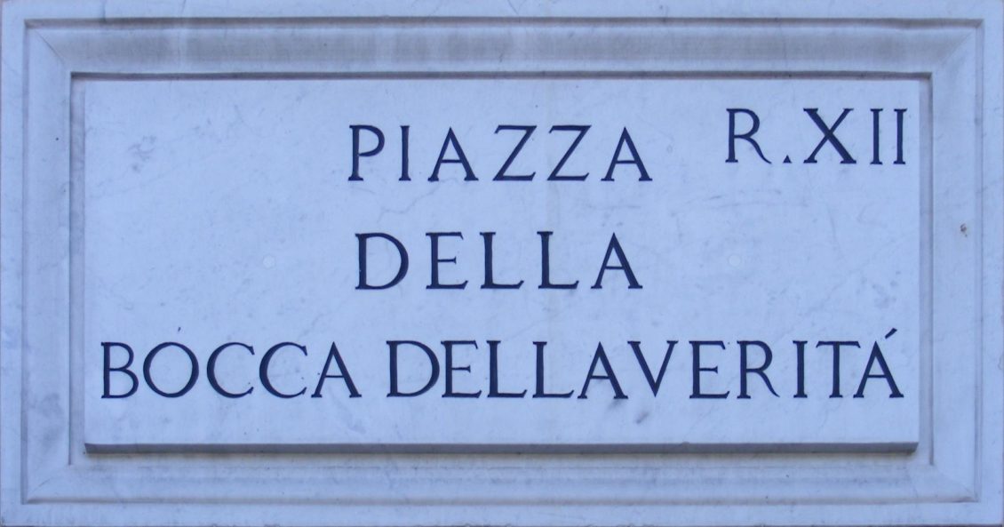 Piazza_della_Bocca_della_Verità_-_Street_sign_in_Rome