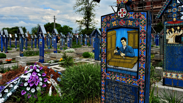 Cementerio-Alegre-de-Sapanta-Transilvania