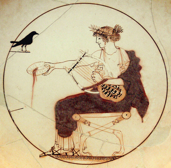 04-Apolo-y-el-cuervo.-Museo-arqueologico-de-Delfos