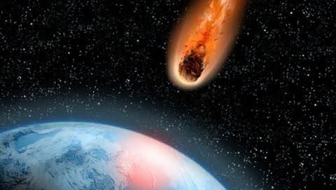 El meteorito viajó miles de kilómetros hasta caer sobre Anne Hodges.