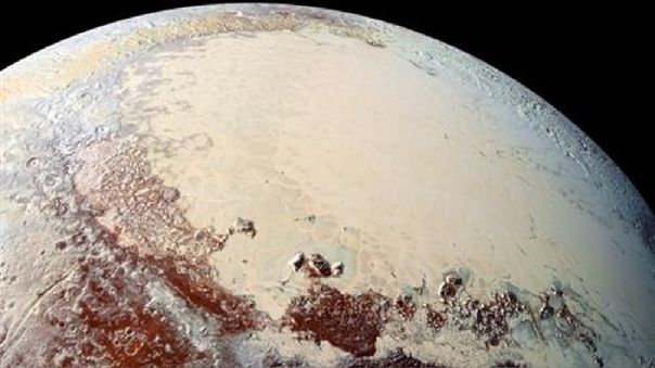 El océano de Plutón estaría debajo de su corteza.