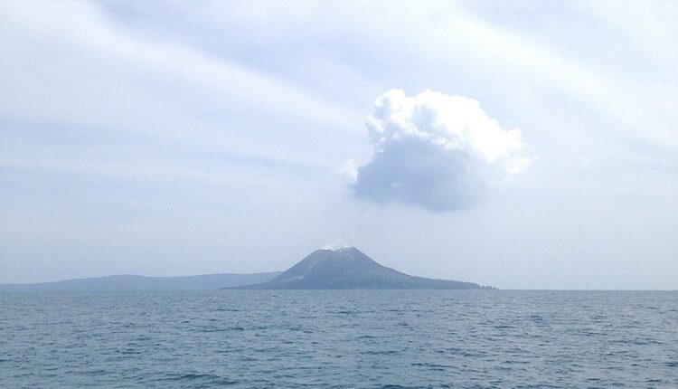 nueva erupción del Anak Krakatoa