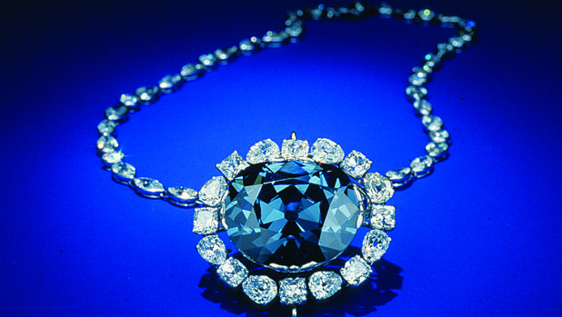 El diamante Cullinan, que pertenece a las joyas de la Corona, es un diamante súper profundo.