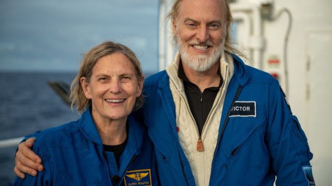 Sullivan y Vescovo viajaron juntos al Challenger Deep. Ella antes había realizado una caminata espacial.