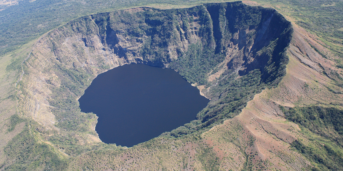 ¿Qué tan rápido sucede la evolución? Según una investigación realizada en los lagos de cráter en Nicaragua, solo unos cientos de años.