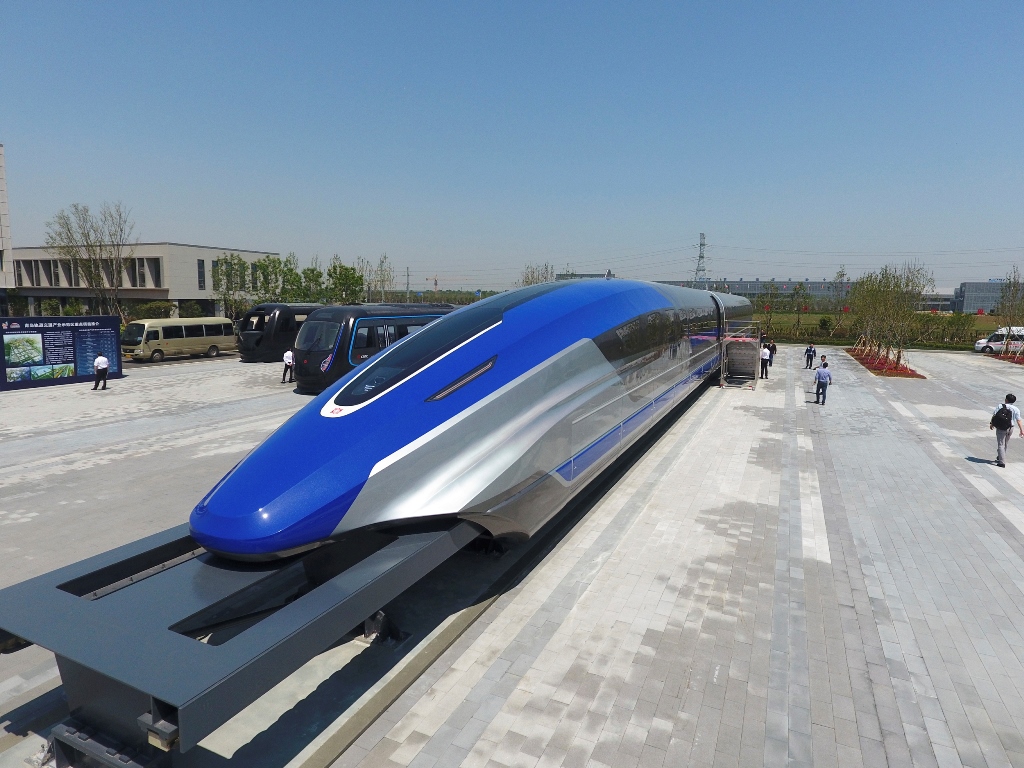 El tren tan rápido como un avión tiene un diseño futurista.