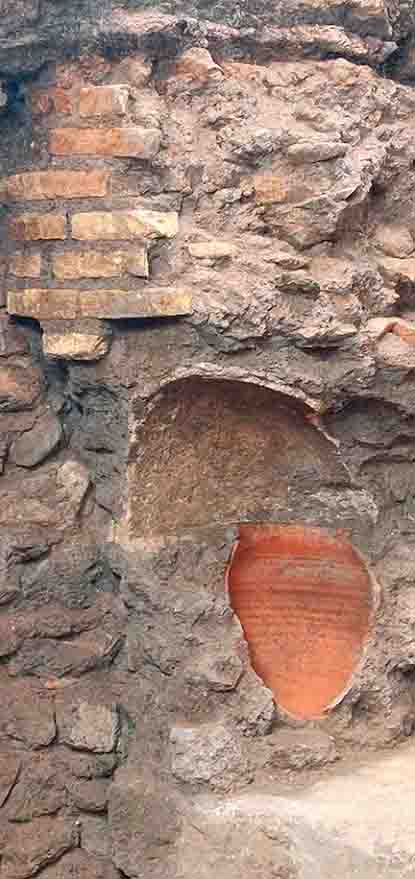 antigua muralla del siglo IV