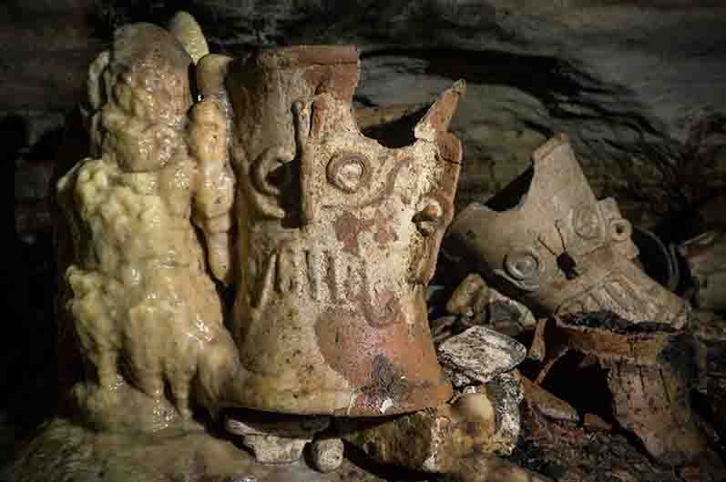 objetos encontrados en la cueva balamkú