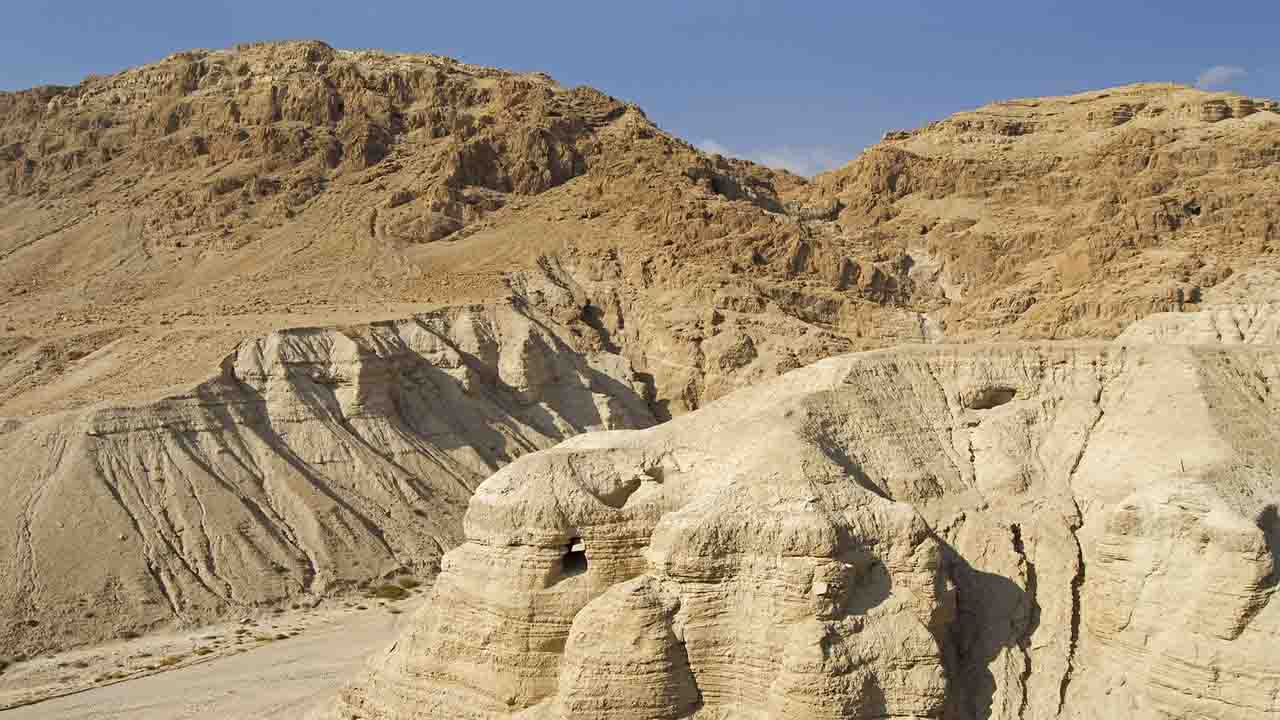 los manuscritos hallados en las cuevas del Mar Muerto