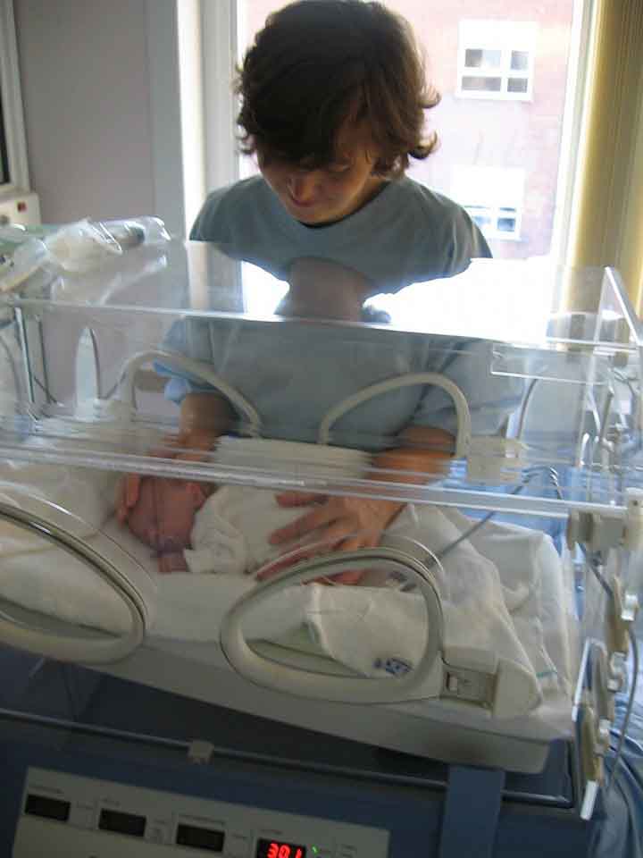 cuidados de los bebés prematuros
