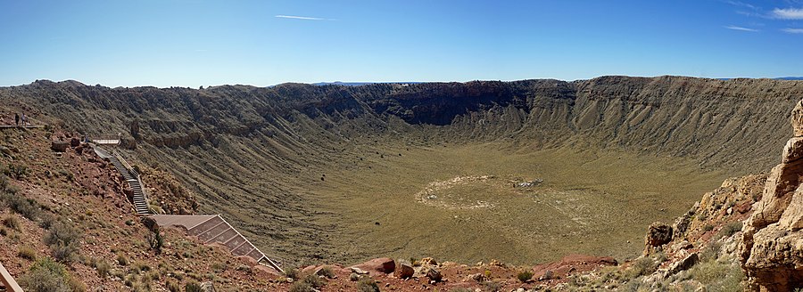Muchos cráteres en la superficie del planeta dejaron sus huellas imperecederas.