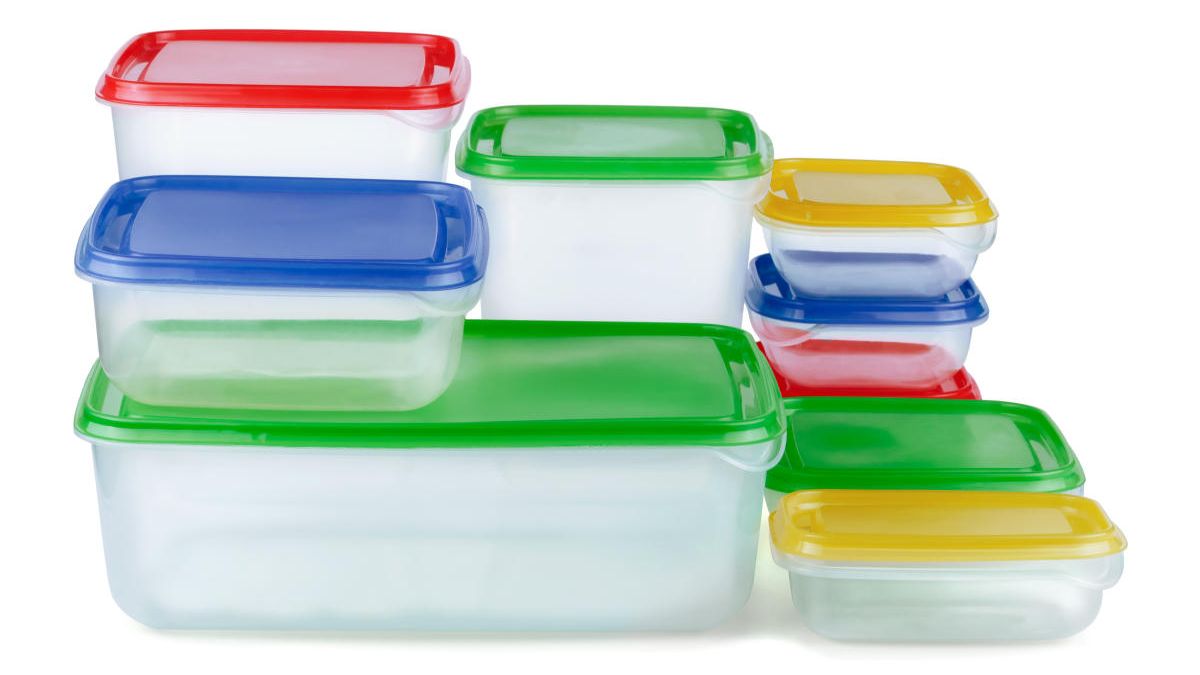 Es necesario reemplazar estos envases por otros que sean biodegradables.