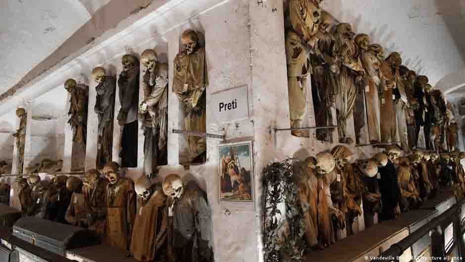 momias en las catapulcas de Palermo