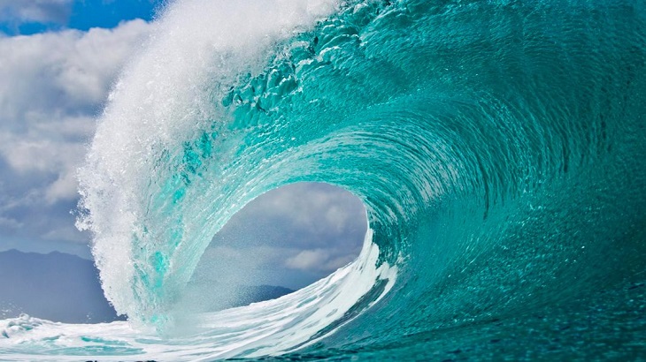La ola más grande de la historia registrada la causó un tsunami.