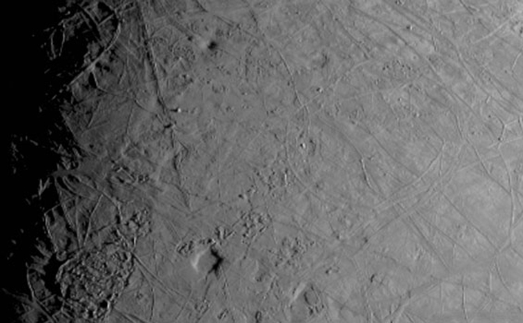 Las imágenes de la luna Europa, de Júpiter, llegan gracias a la NASA.