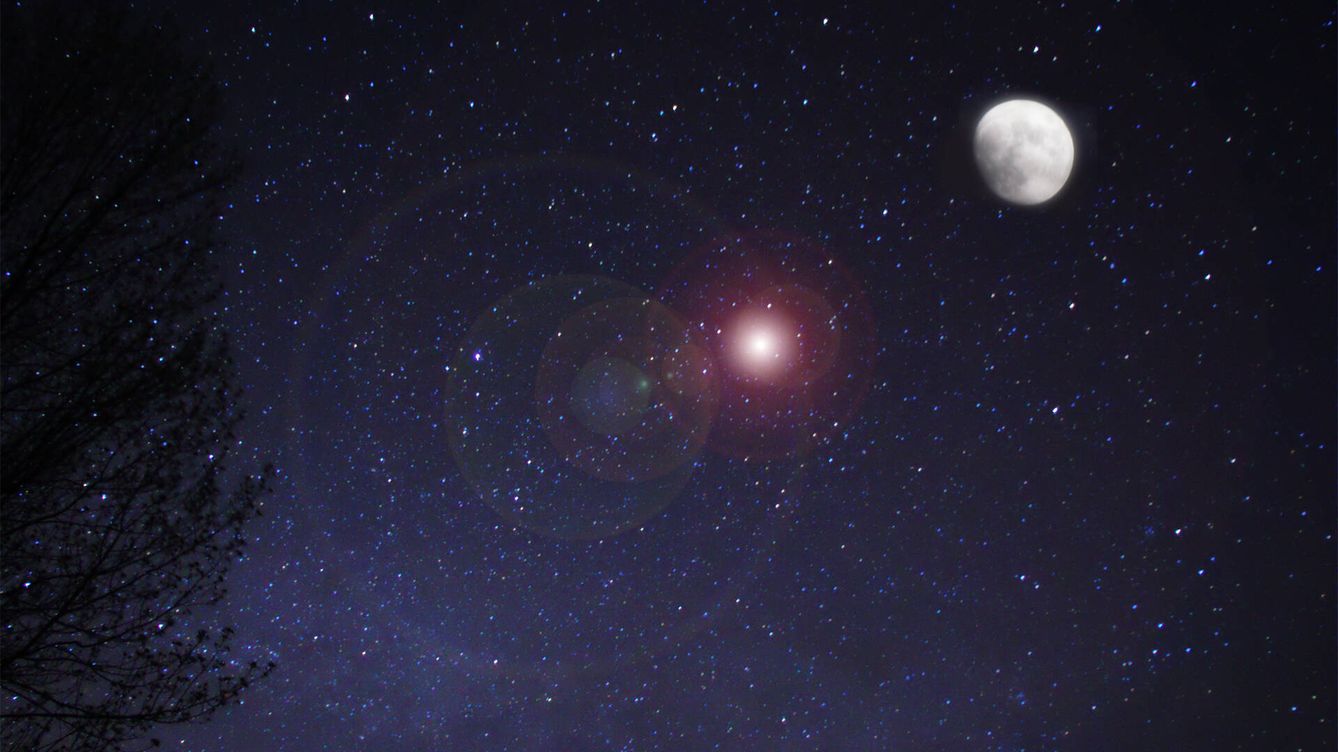 El satélite artificial que brilla en el cielo ilumina tanto como Betelgeuse.