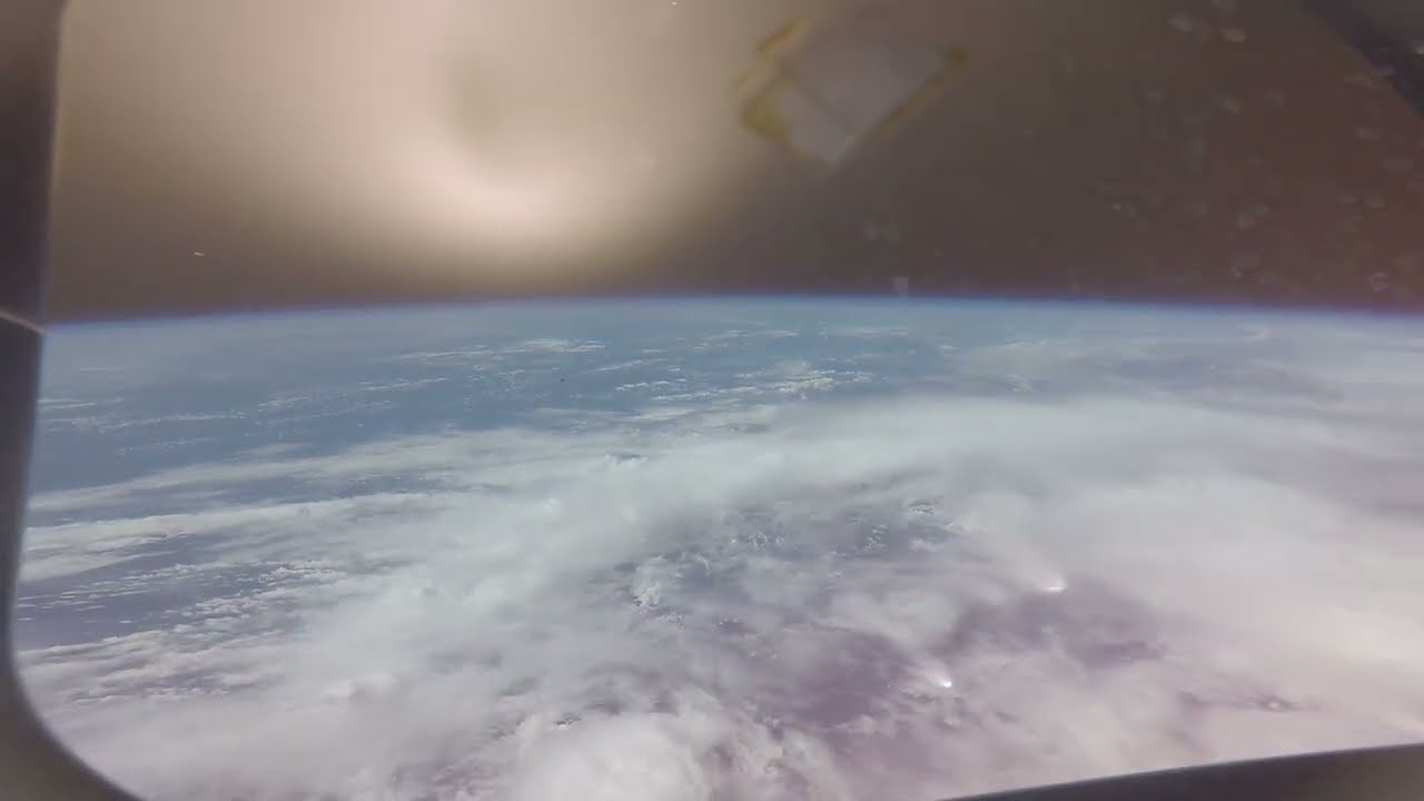 El retorno de la cápsula Orión fue revelado en impresionantes imágenes que mostró la NASA.