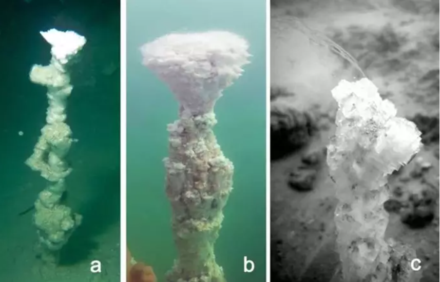 Las chimeneas naturales del Mar Muerto son un enorme espectáculo.