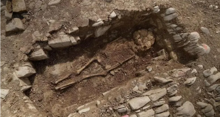 El inusual cementerio medieval de Gales intriga a la ciencia.