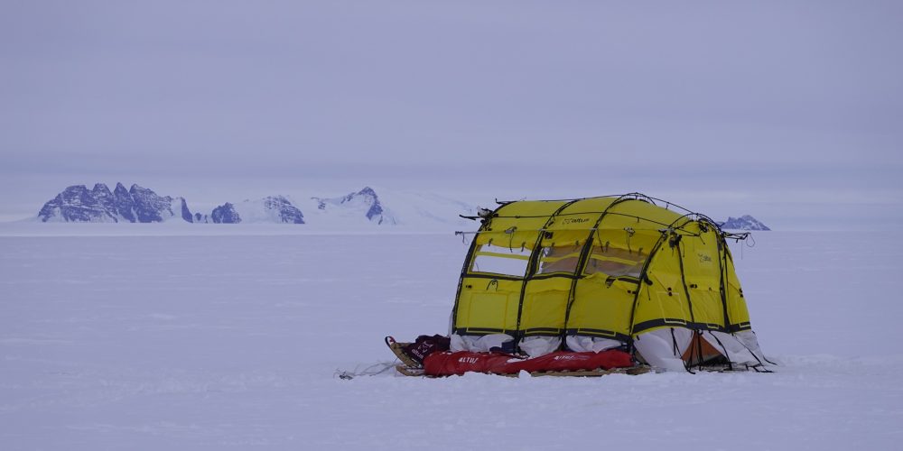 La expedición de trineo en la Antártida se prepara.
